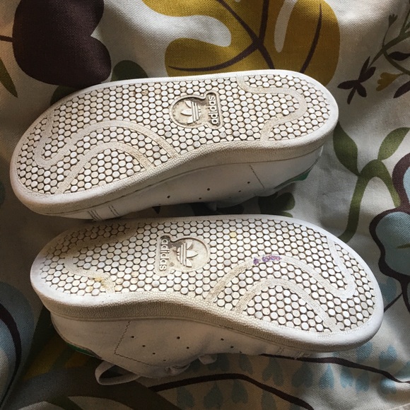 Kids Adidas - Picture 2 of 3